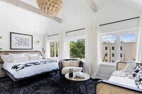 Building Photo - 724 Charles Allen Dr NE