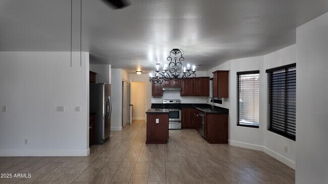 Building Photo - 4414 W Donner Dr