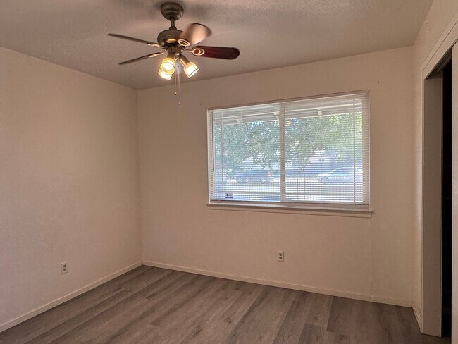 Building Photo - Four Bed, Two Bath Home In North Stockton