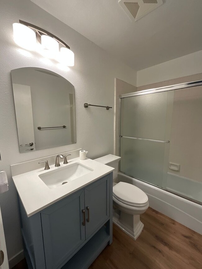 Building Photo - Beautiful condo in Palm Springs