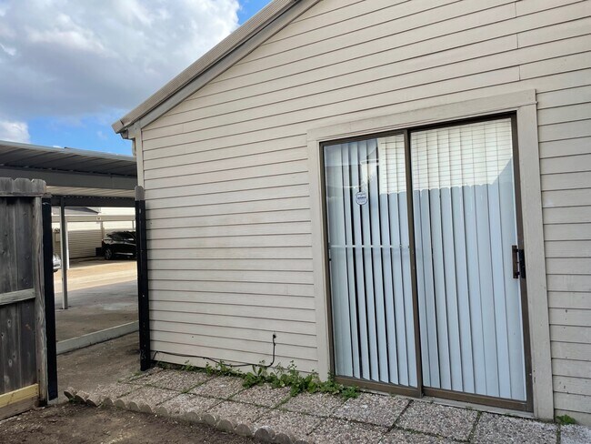 Building Photo - 6401 Deihl Rd
