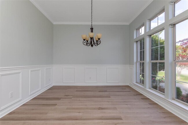 Building Photo - 9300 Greythorne Way