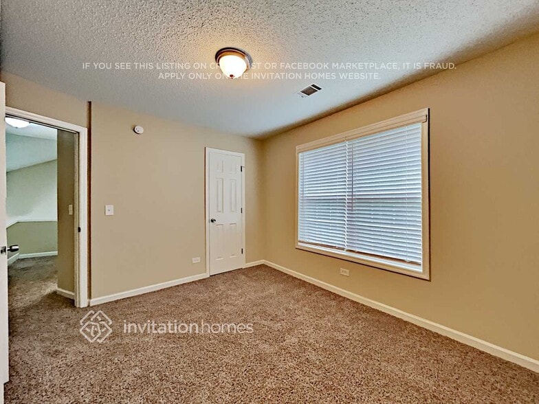 Building Photo - 2861 Lithia Pl