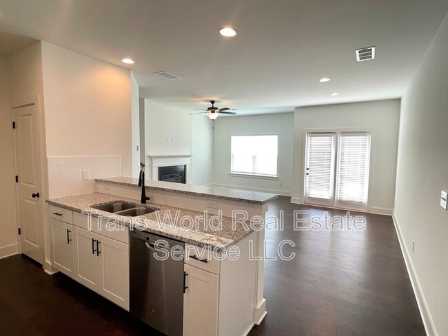 Building Photo - 146 N Auburn Landing Pl