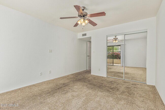 Building Photo - 985 N Granite Reef Rd