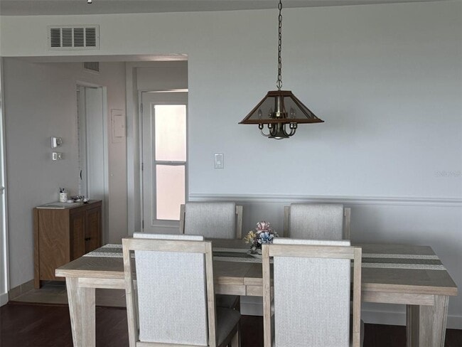 Building Photo - 33 S Gulfstream Ave