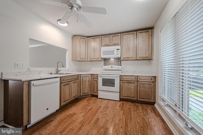Building Photo - 805 Birch Ln