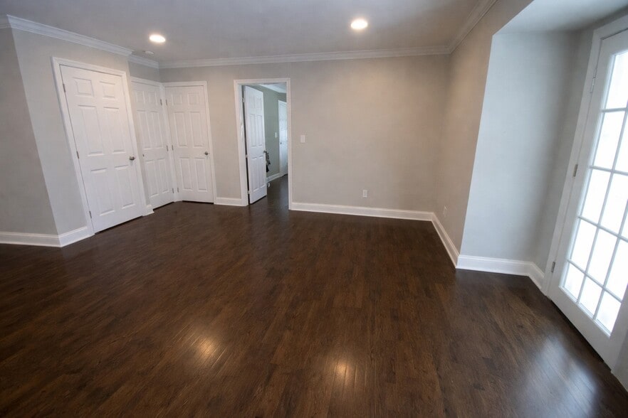 Building Photo - 833 Udall Rd