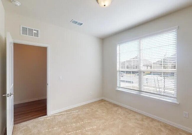 Building Photo - 12017 Paseo de los Lagos Ln