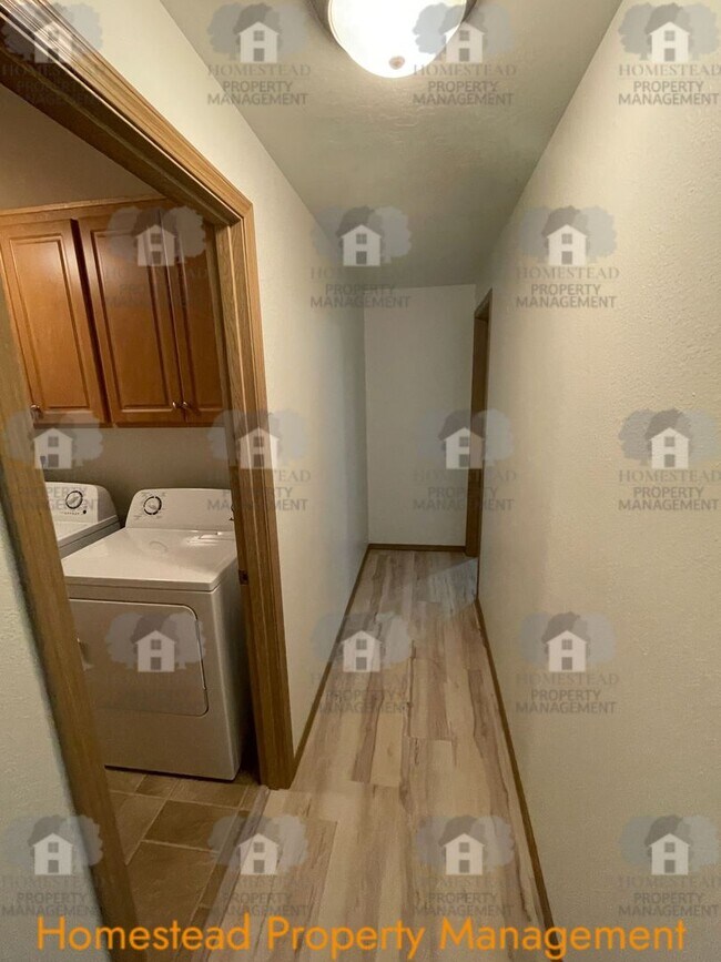 Building Photo - 659