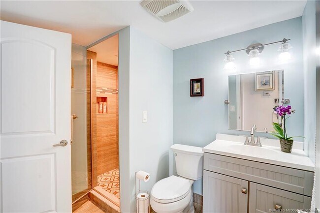 Building Photo - 10410 S Ocean Dr