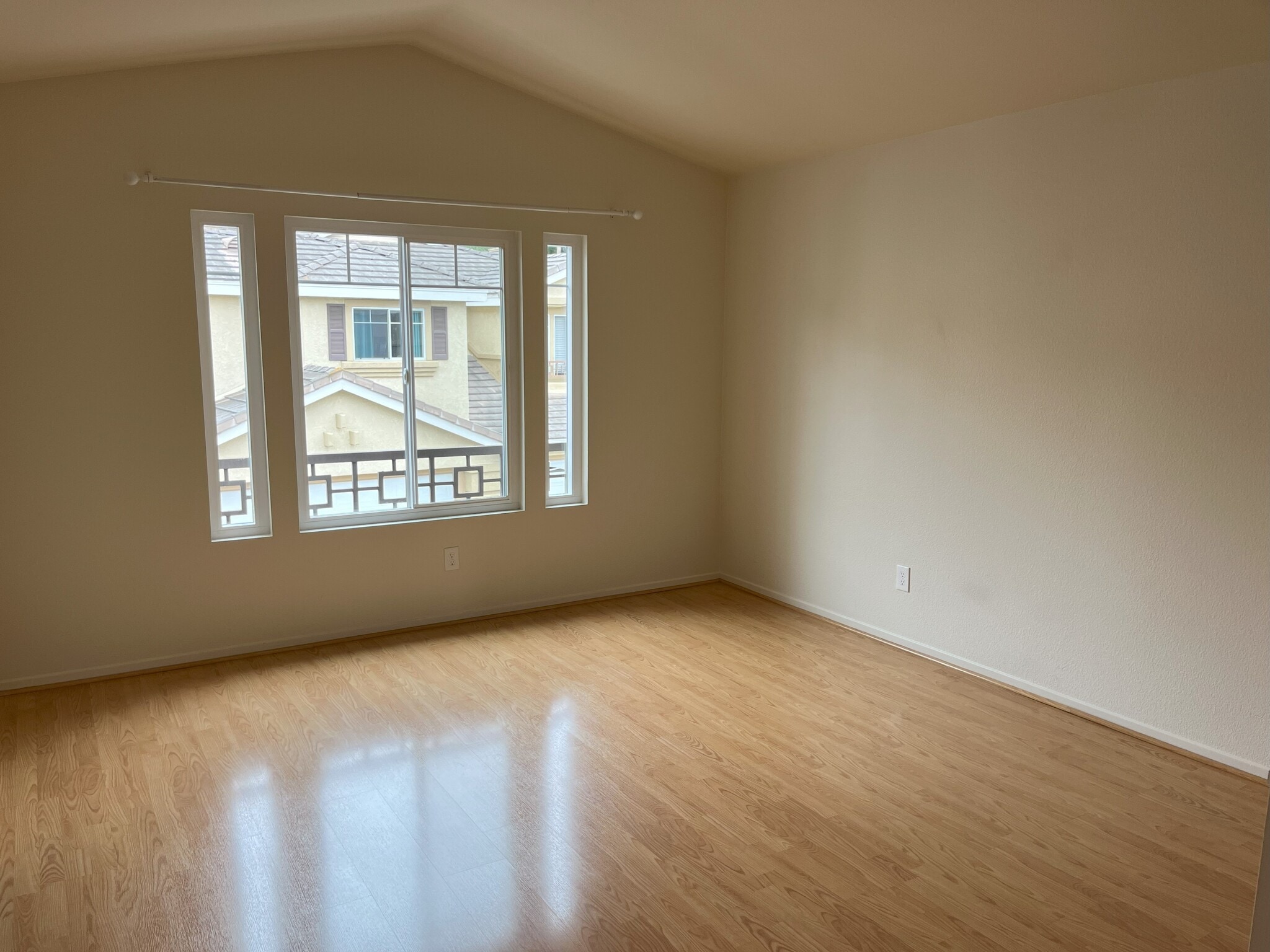 Building Photo - 3636 Ruette de Ville