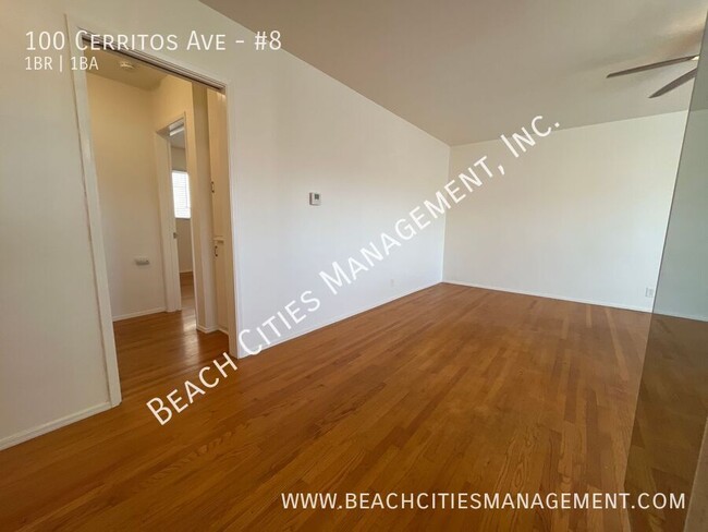 Building Photo - Charming 1 Bedroom 1 Bath Condo- Blocks Aw...