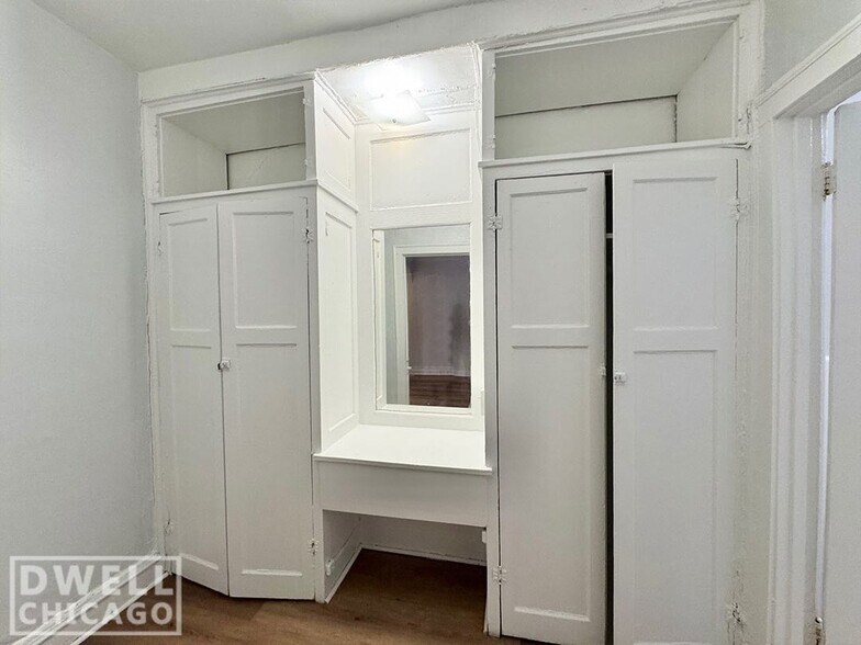 Building Photo - 2341 N Commonwealth Ave