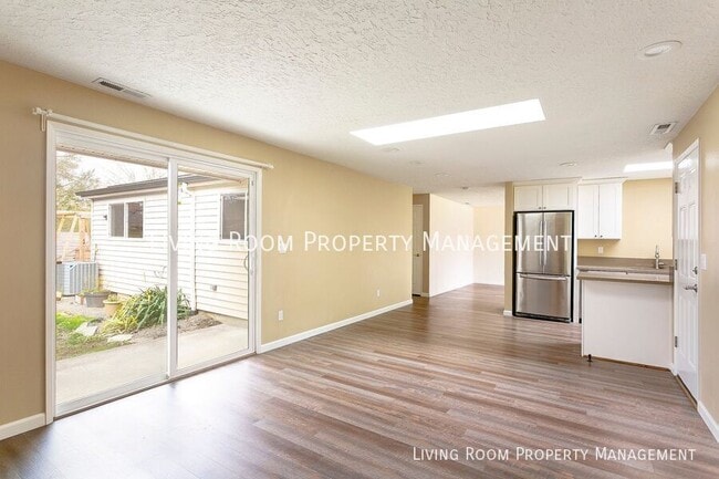 Building Photo - 1815 SE 52nd Ave