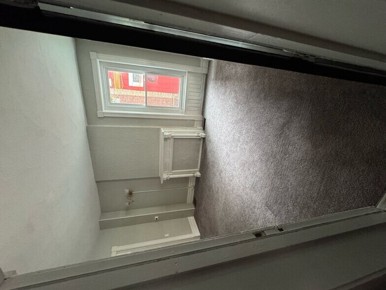 Building Photo - 241 N 4th St