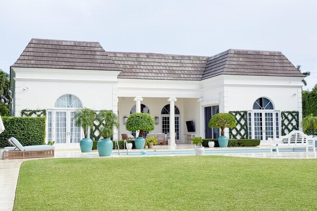 Building Photo - 1494 N Lake Wy