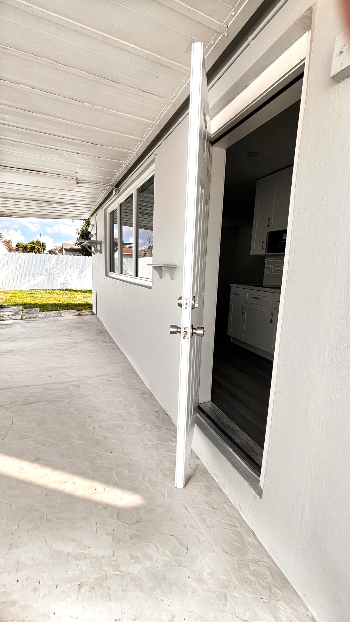 Building Photo - 721 N 68th Way