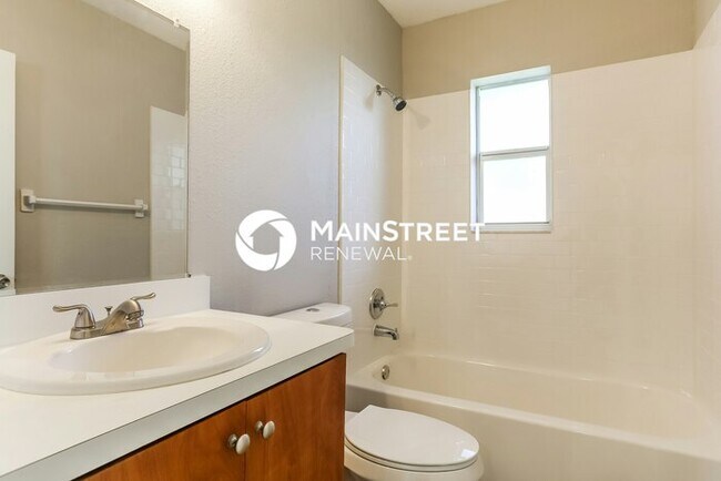 Building Photo - 3 Bedroom Pet-Friendly Home in Hollywood, ...