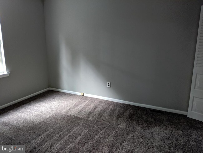 Building Photo - 831 St Regis Ct