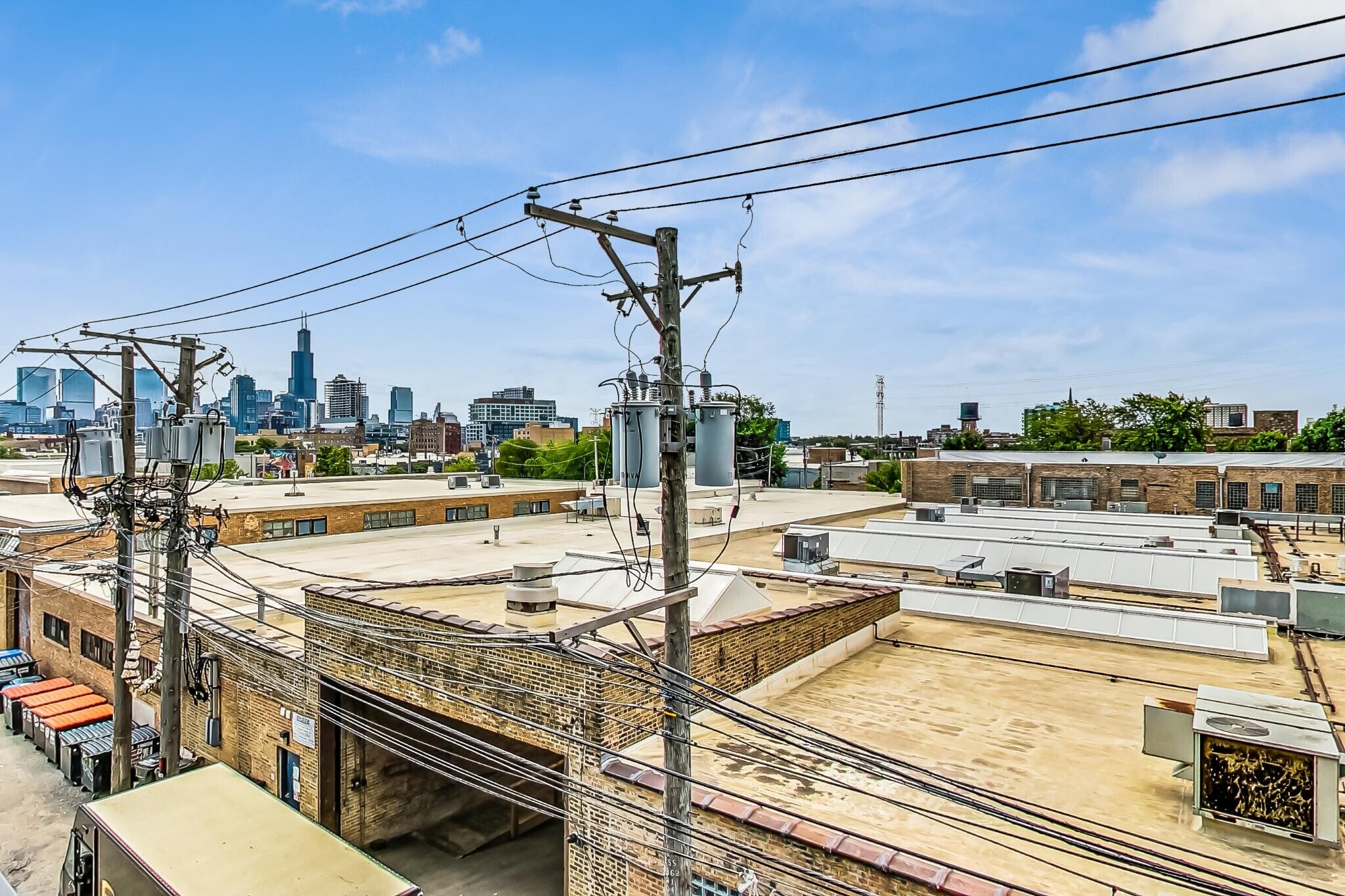 Building Photo - 1641 W Grand Ave