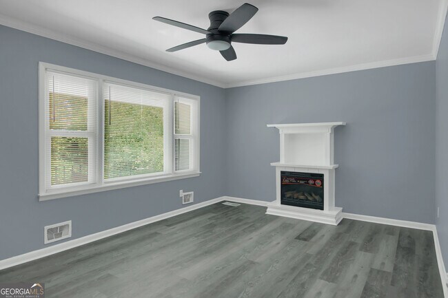 Building Photo - 137 Hillcrest Dr SE