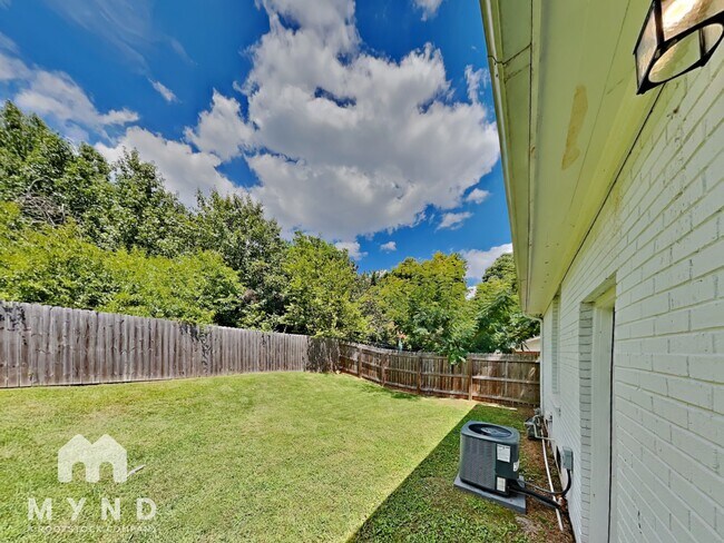 Building Photo - 730 Dunbrook Ln