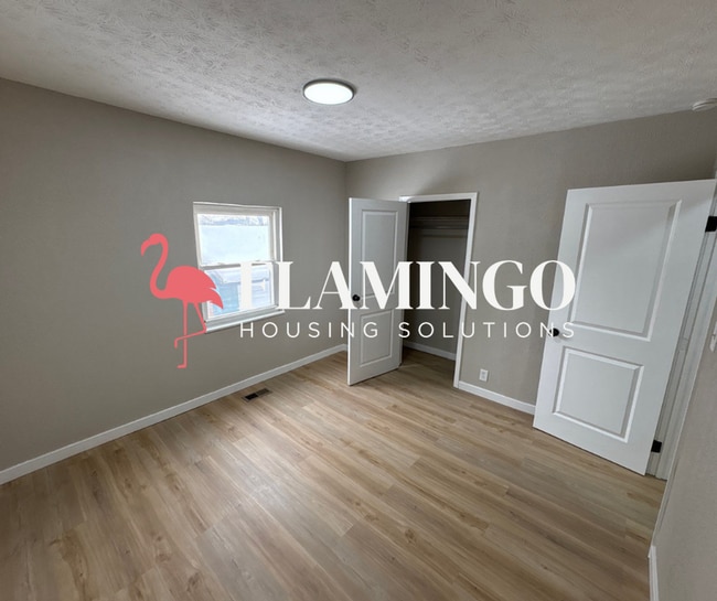 Building Photo - 221 Hickory St