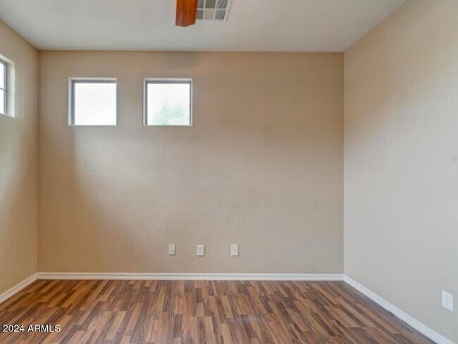 Building Photo - 15339 N 145th Ave