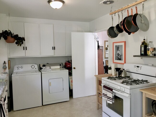 Building Photo - 1342 Ordway St