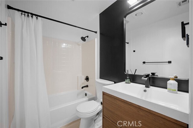 Building Photo - 6938 Laurel Canyon Blvd