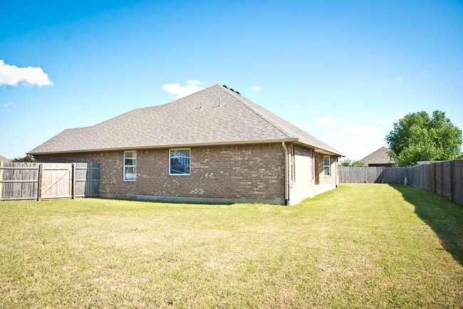 Building Photo - 826 Rickwood Cir