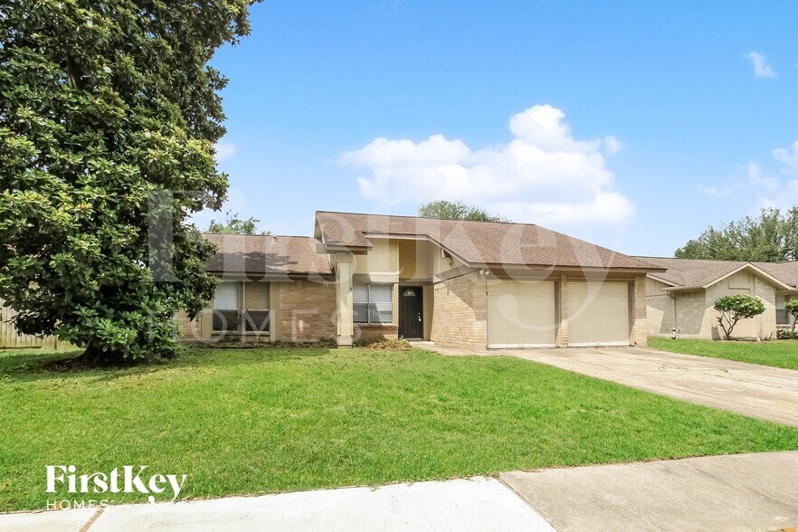 Building Photo - 16411 N Cross Dr