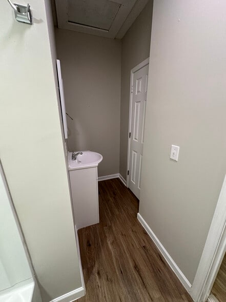 Building Photo - 309 N Main St