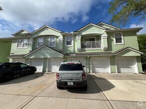 Building Photo - Spacious 3 bedroom condo located in a gate...
