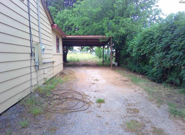 Building Photo - 5304 Burkburnett Rd