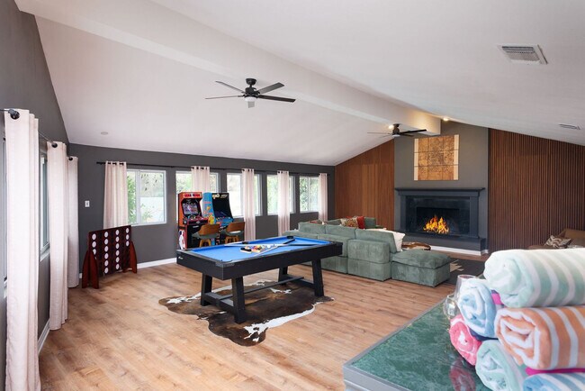 Building Photo - 6605 Countess Adria St