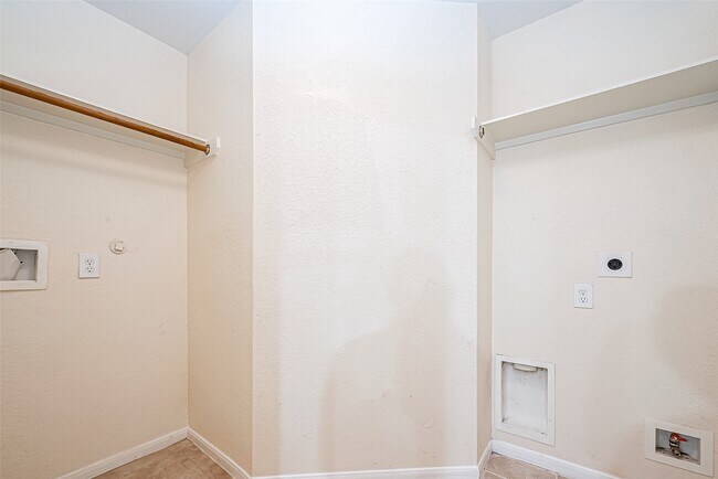 Building Photo - 7514 Trail Hollow