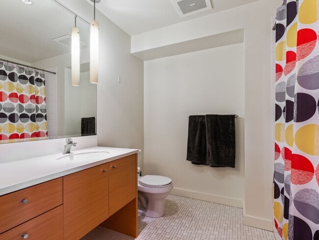 Building Photo - John Ross - 8th floor south waterfront stu...