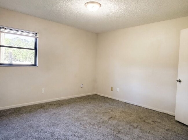 Building Photo - 1150 S Deleon Ave