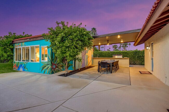 Building Photo - 2230 Tamarisk Rd