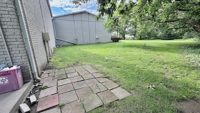 Building Photo - 8323 Karam Blvd