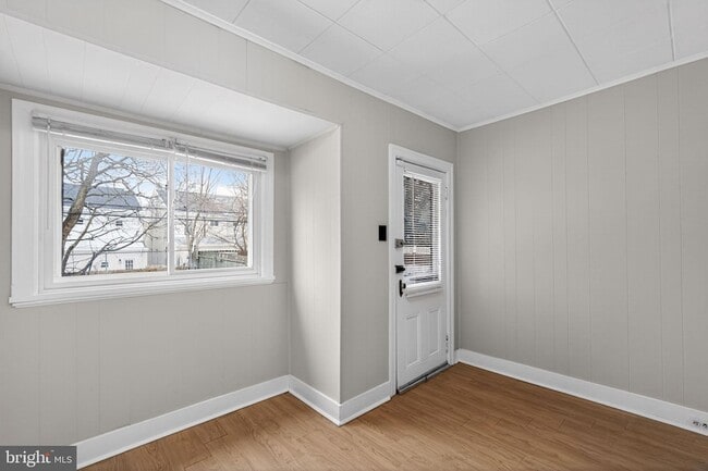 Building Photo - 4332 Mitchell St