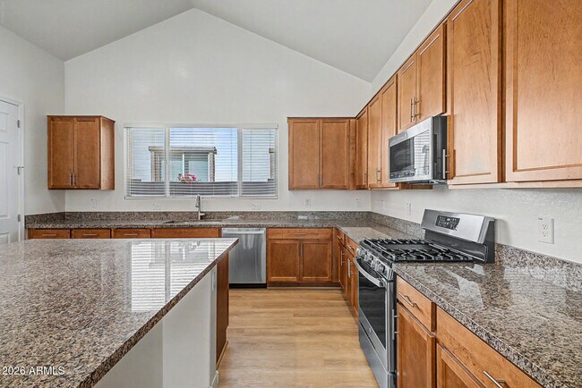 Building Photo - 20523 W Rosewood Ln