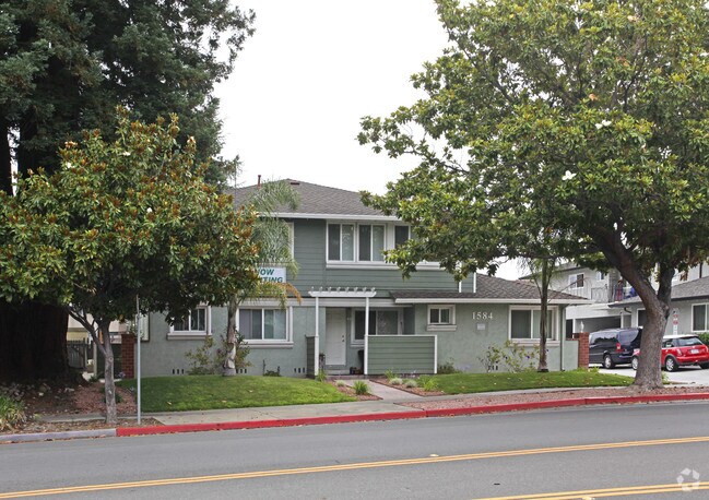 Primary Photo - 1584 Hollenbeck Ave
