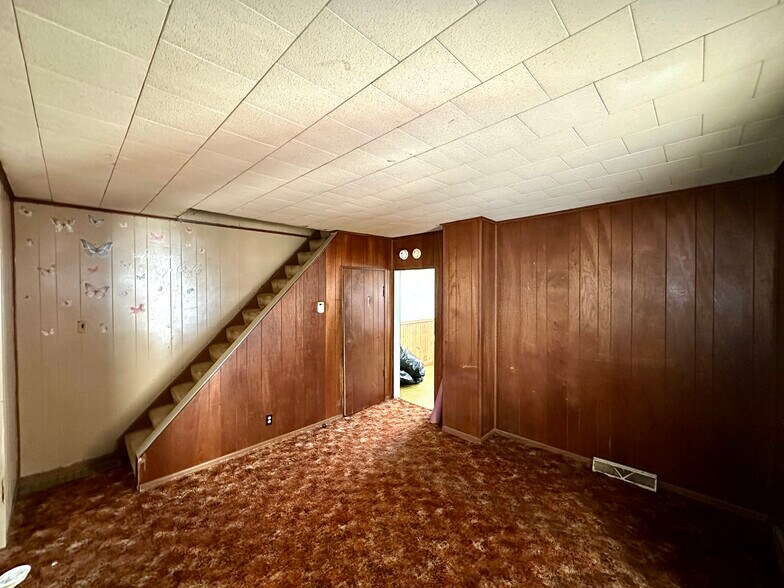Building Photo - 806 1/2 Harrison St