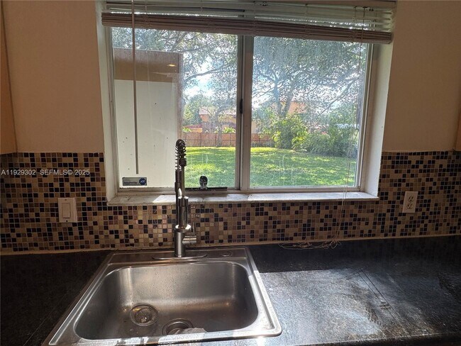 Building Photo - 2522 NE 184th Terrace