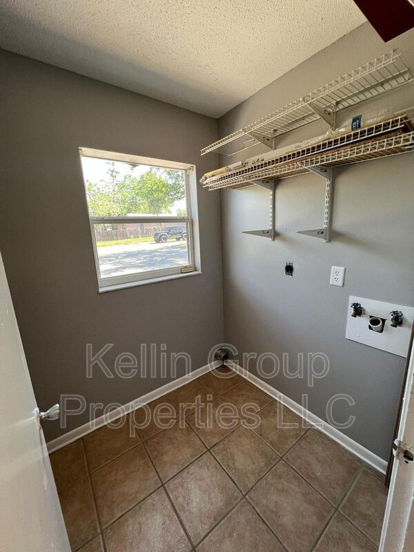 Building Photo - 1308 Herschell St