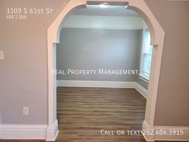 Building Photo - 1109 S 61st St