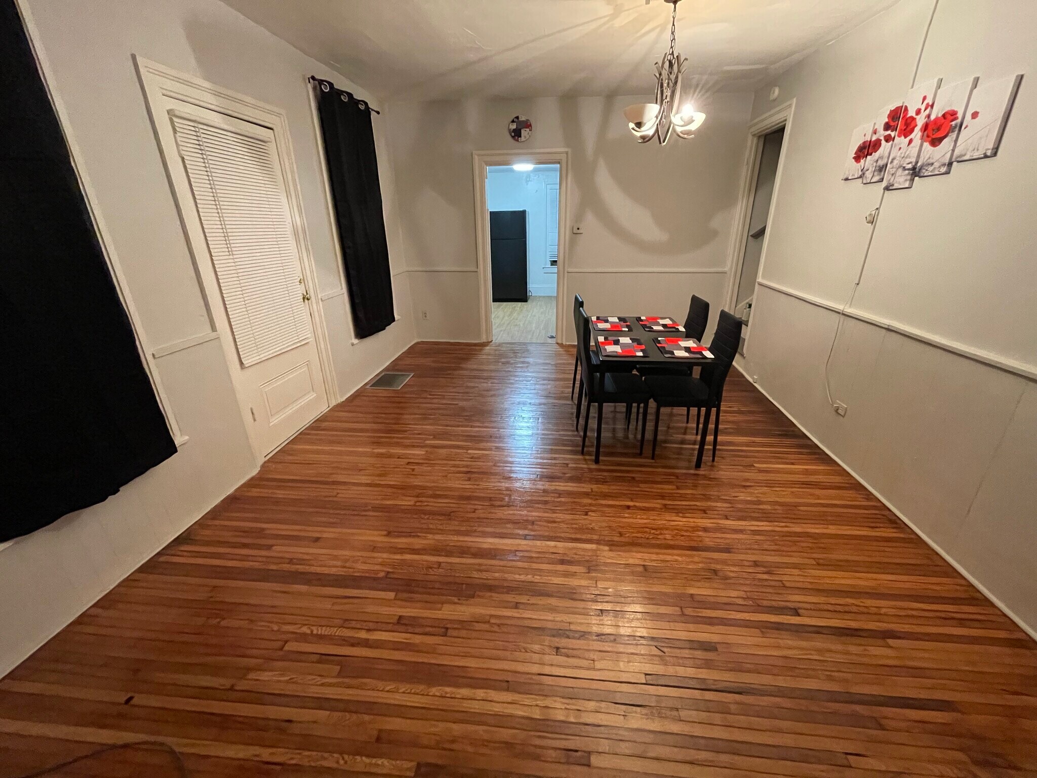 Unit B Dining - 405 W Clinton St